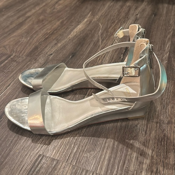 Cole Haan Silver Heels - Picture 1 of 3